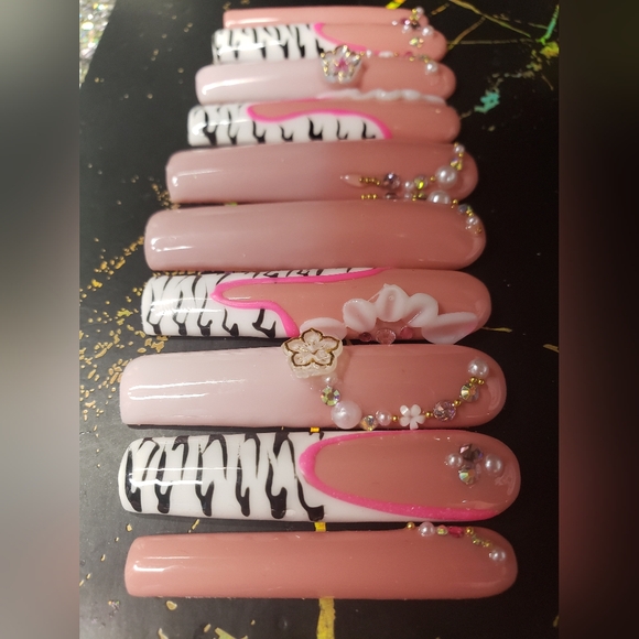 Handmade 3XL square hard gel press on nails size medium - Picture 6 of 6